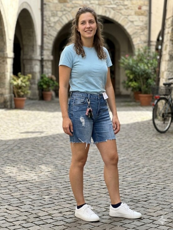 I&M Jeans Pants - Women's Blue Distressed Denim Jean Shorts
